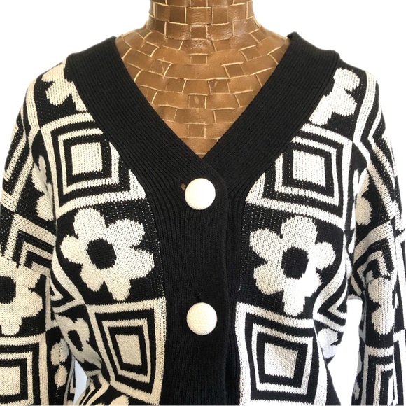Cleo Black & White Knit Floral Cardigan - Picture 4 of 17